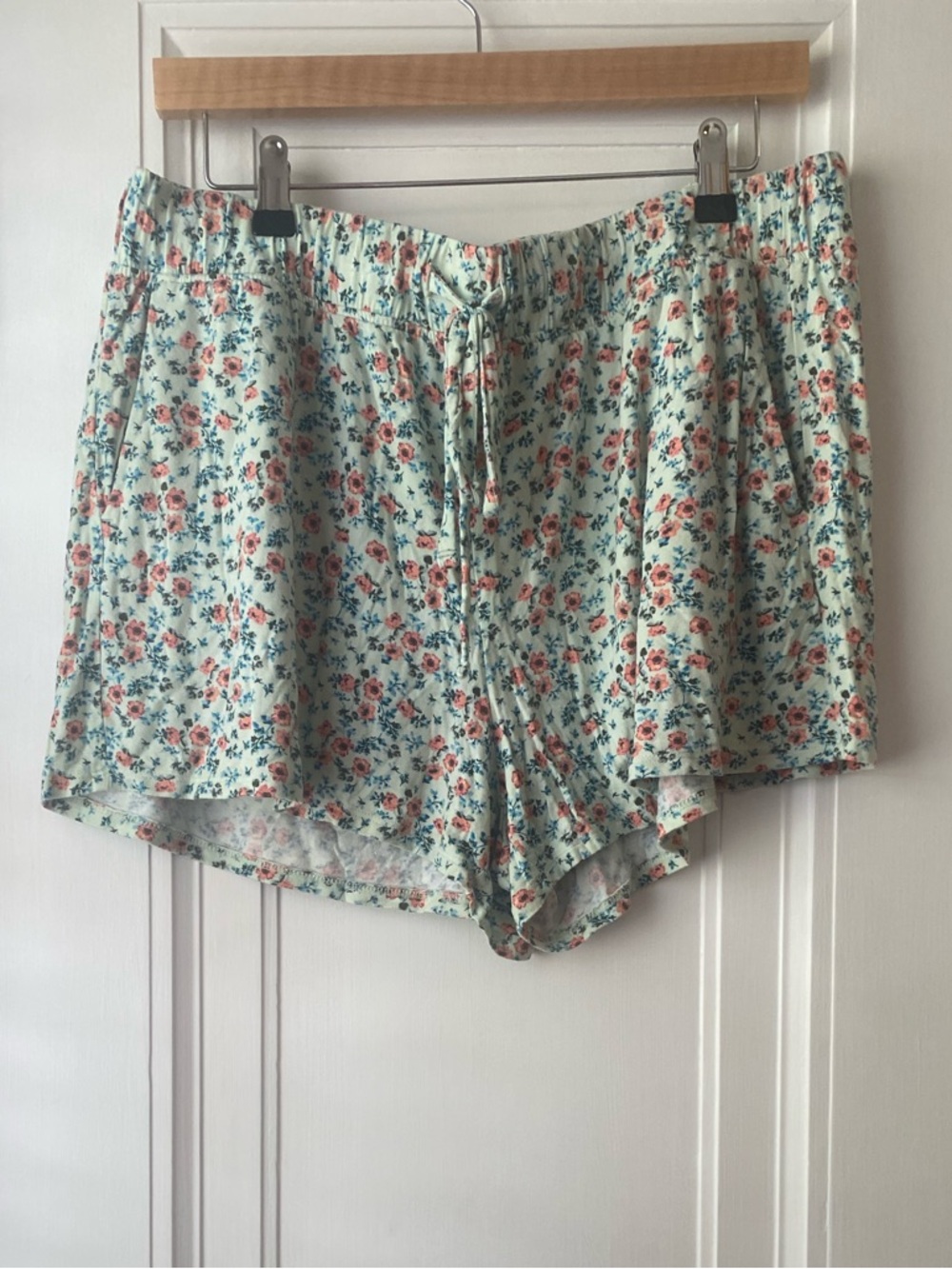 Loft Sleep super soft and breezy pajama loungewear shorts mint green floral L